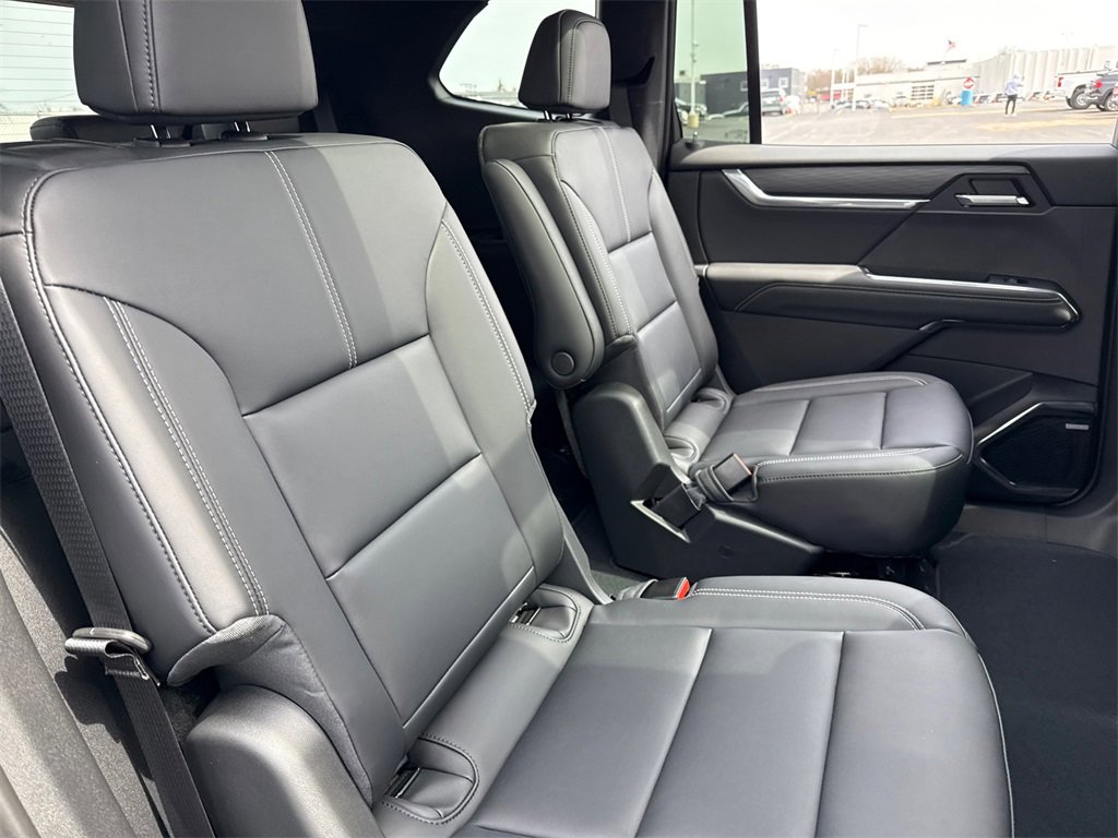 2025 GMC ACADIA - Image 37