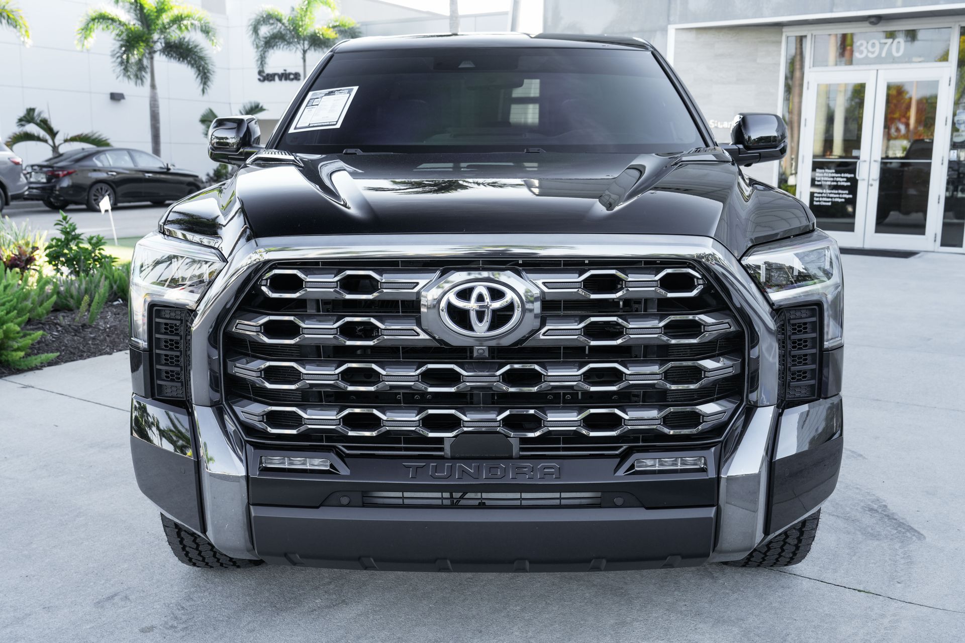 2024 Toyota Tundra Platinum CrewMax photo 2