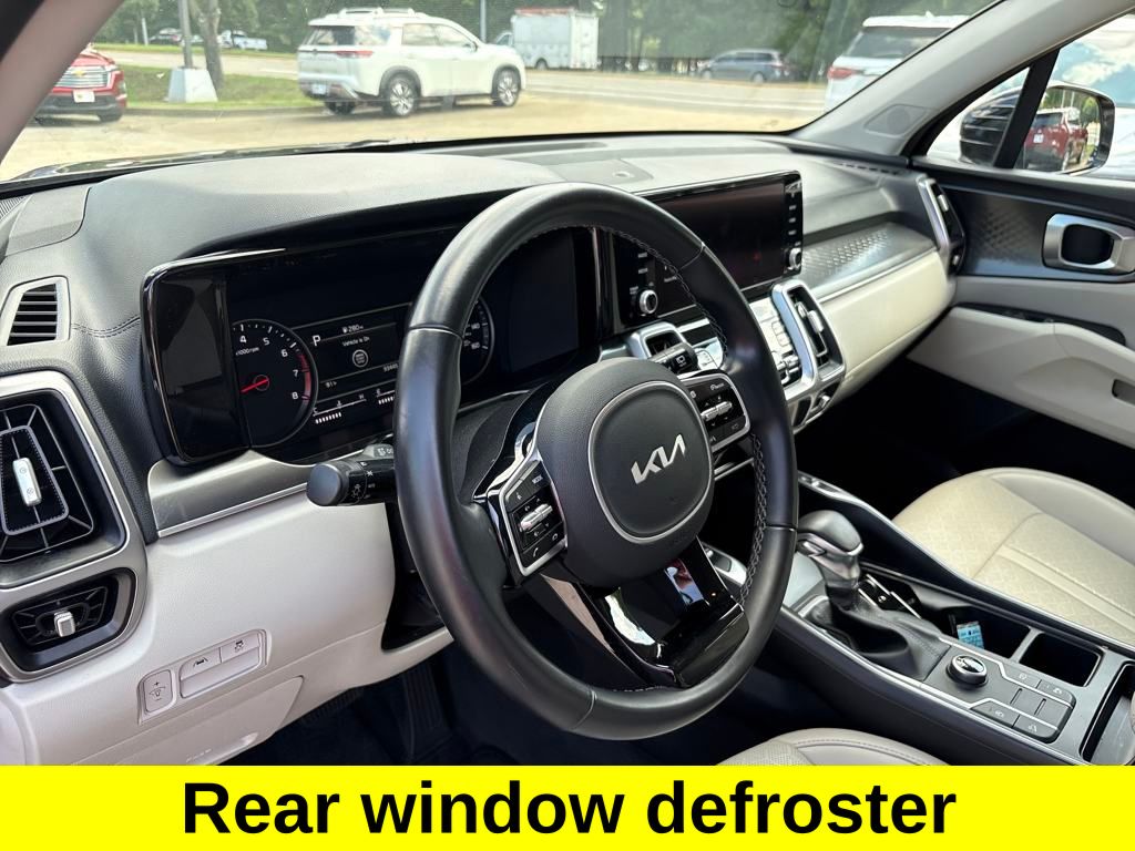 2022 Kia Sorento S photo 12