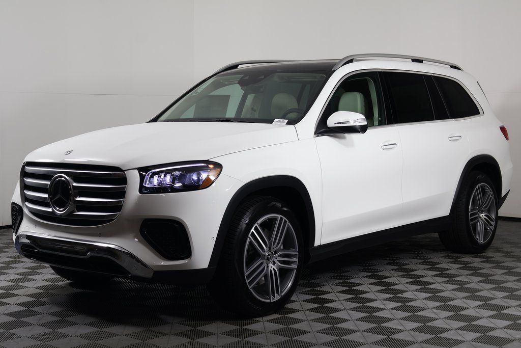 2026 Mercedes-Benz GLS Base's photo