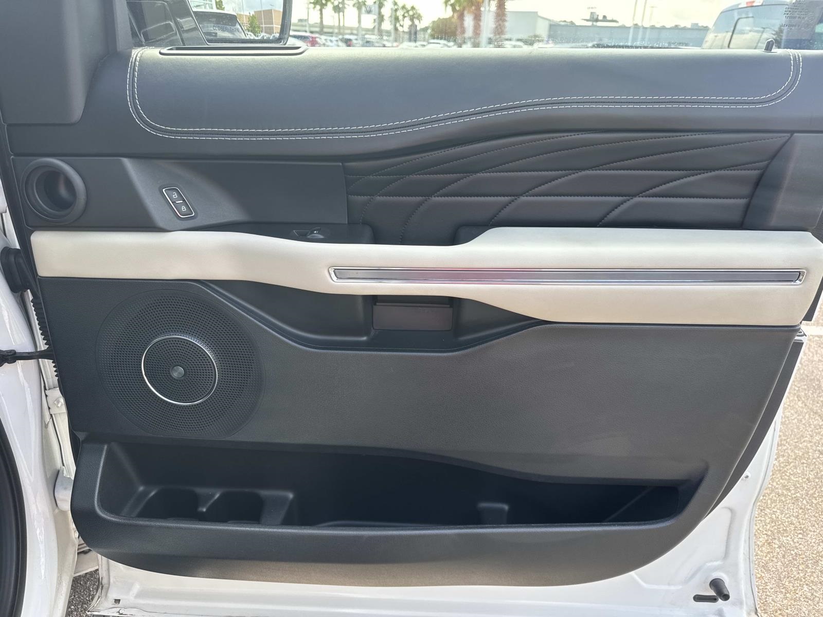 2020 Ford Expedition Platinum photo 13