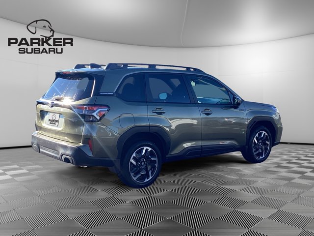 2025 Subaru Forester Premium photo 4