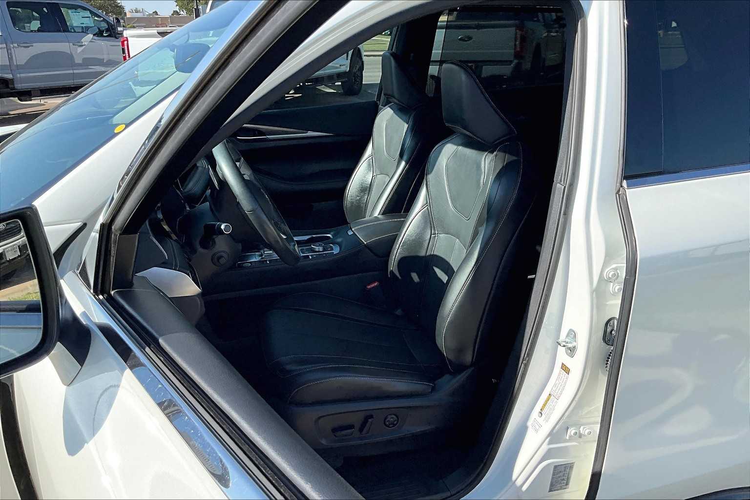 2022 Infiniti QX60 Luxe photo 7