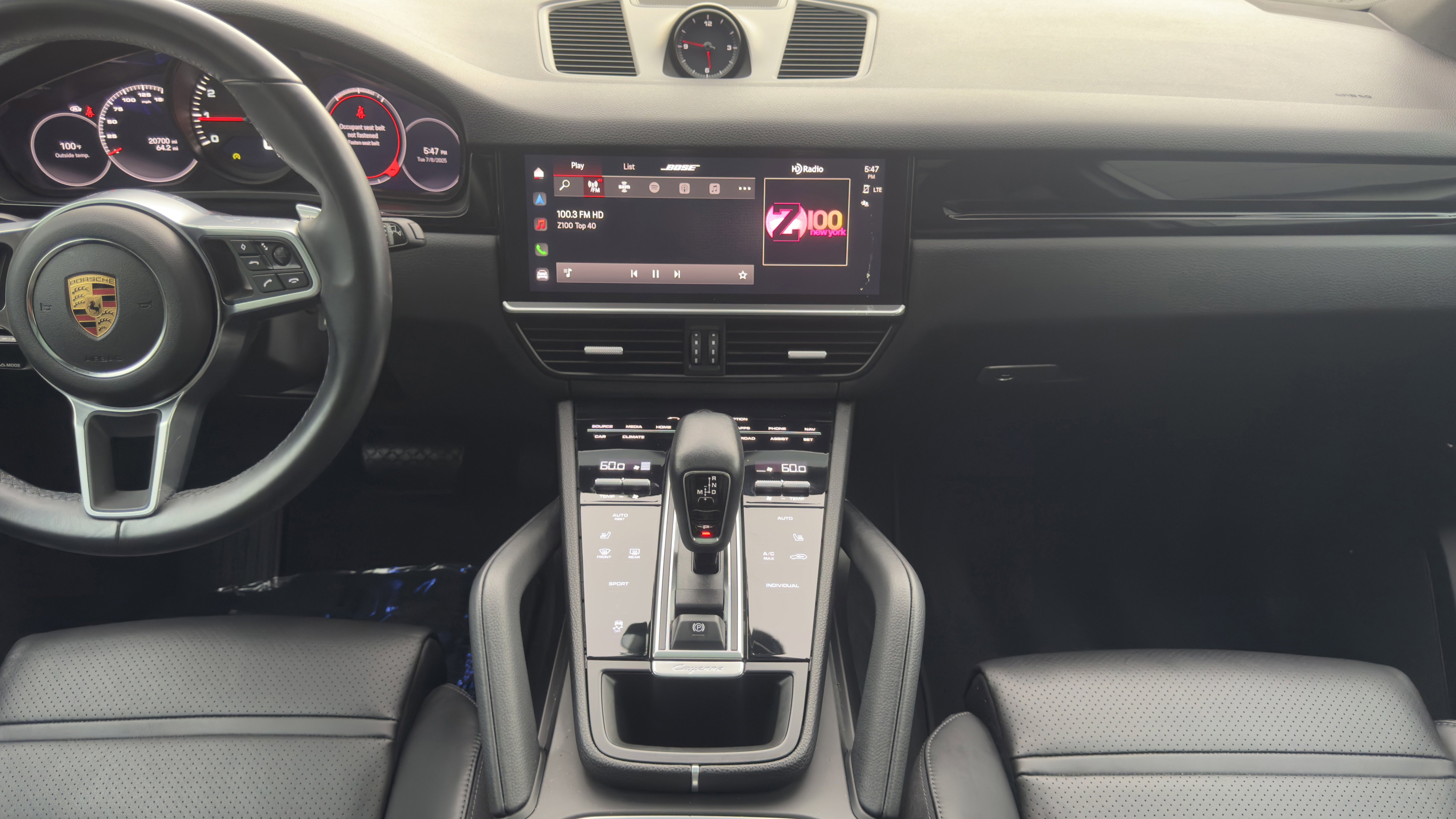 2022 Porsche Cayenne Base photo 2
