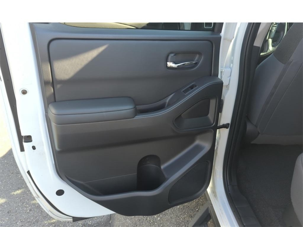 2023 Nissan Frontier SV photo 19