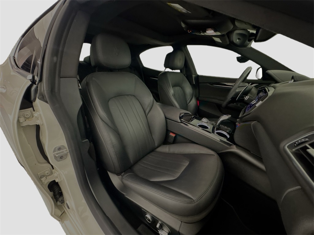 2023 Maserati Ghibli Modena Q4 photo 28