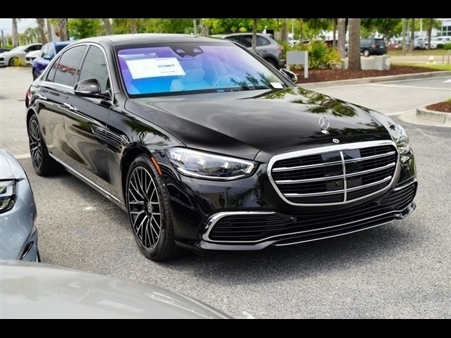 2024 Mercedes Benz S 580 4MATIC photo 3