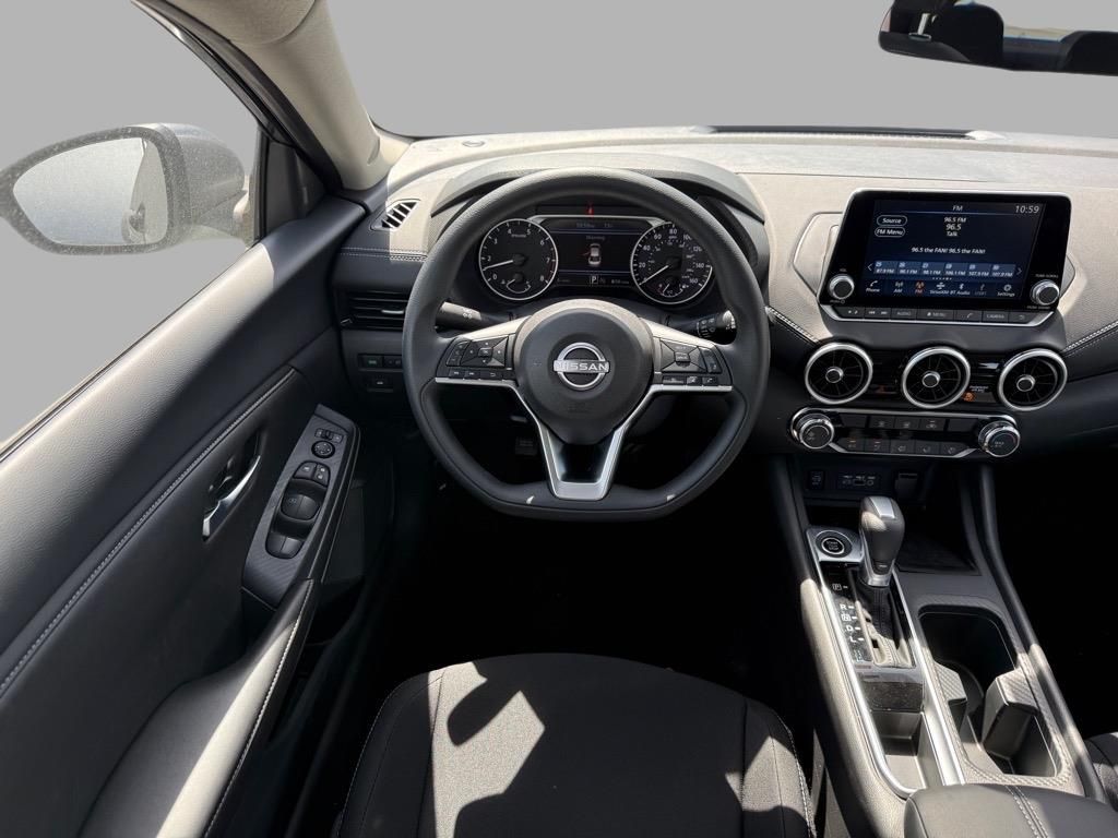 2025 Nissan Sentra SV photo 4