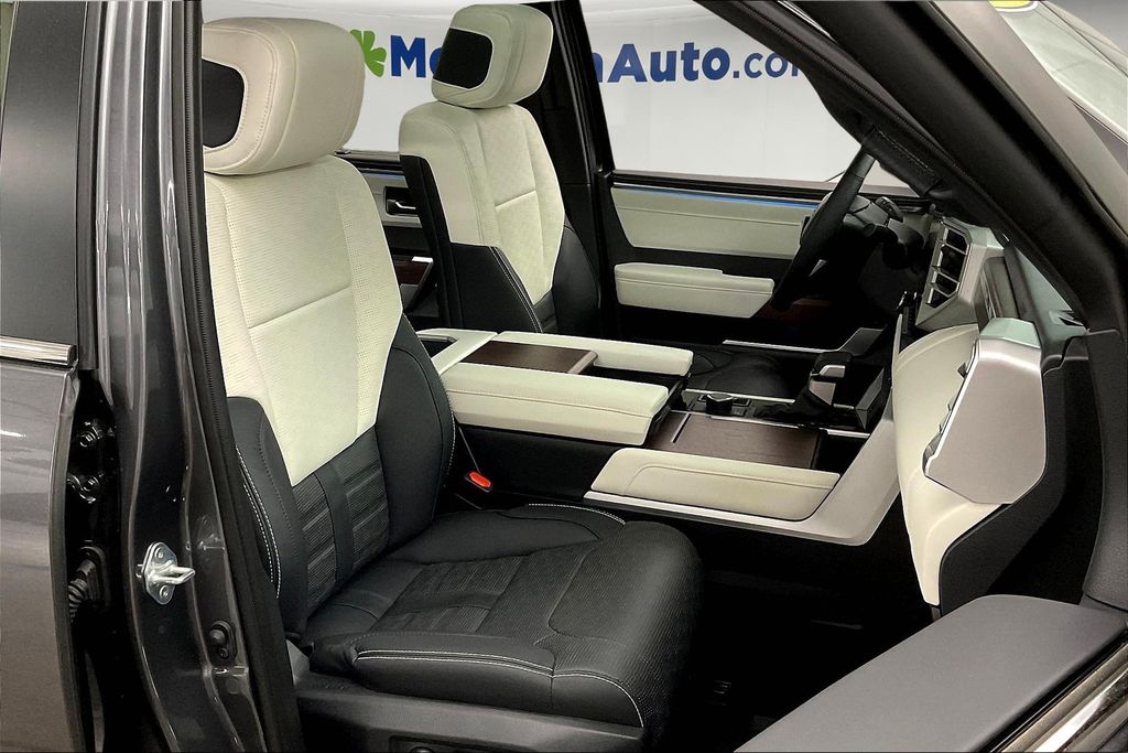 2024 Toyota Tundra CapStone photo 8