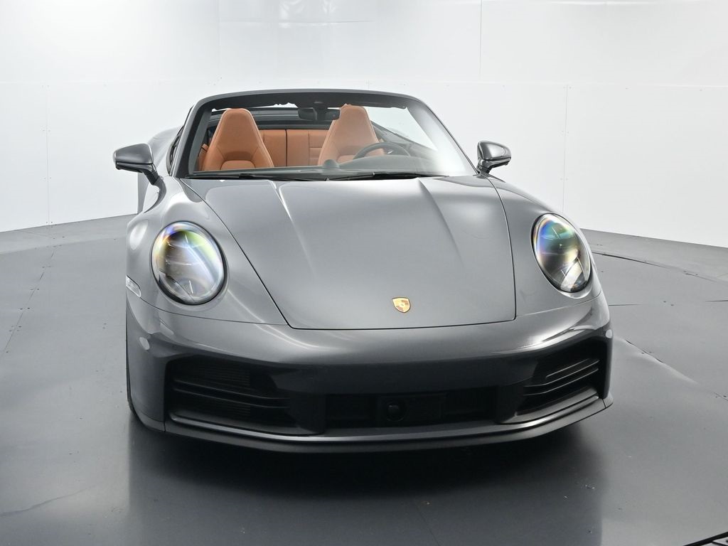 2025 Porsche 911 photo 16