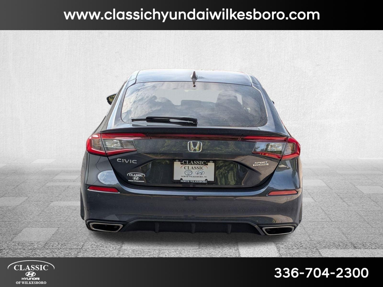 2022 Honda Civic Hatchback Sport Touring photo 5