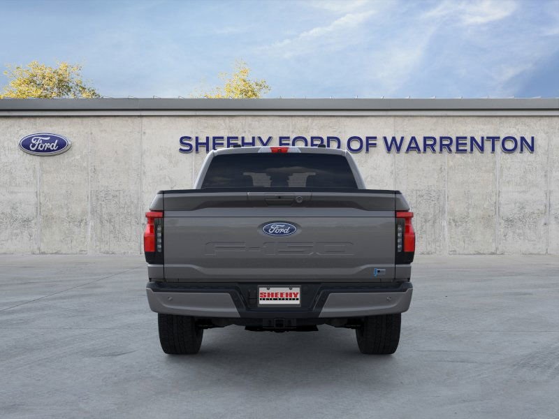 2025 Ford F-150 Lightning photo 4