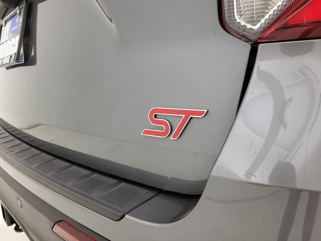 2021 Ford Explorer ST photo 9