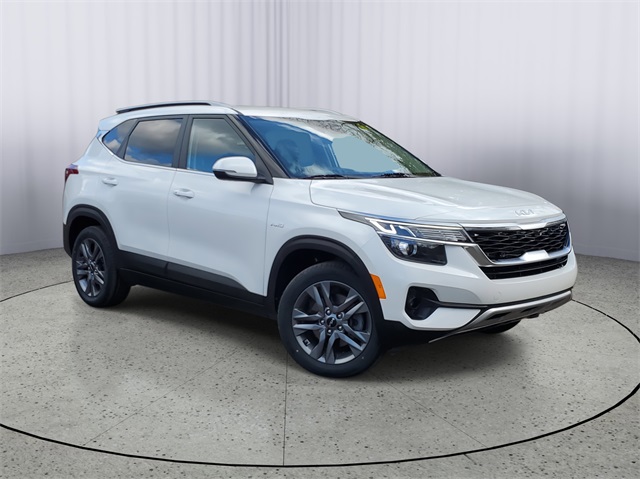 2023 Kia Seltos S photo 2