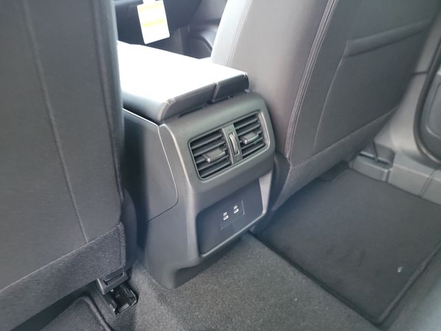 2026 Nissan Rogue SV photo 21