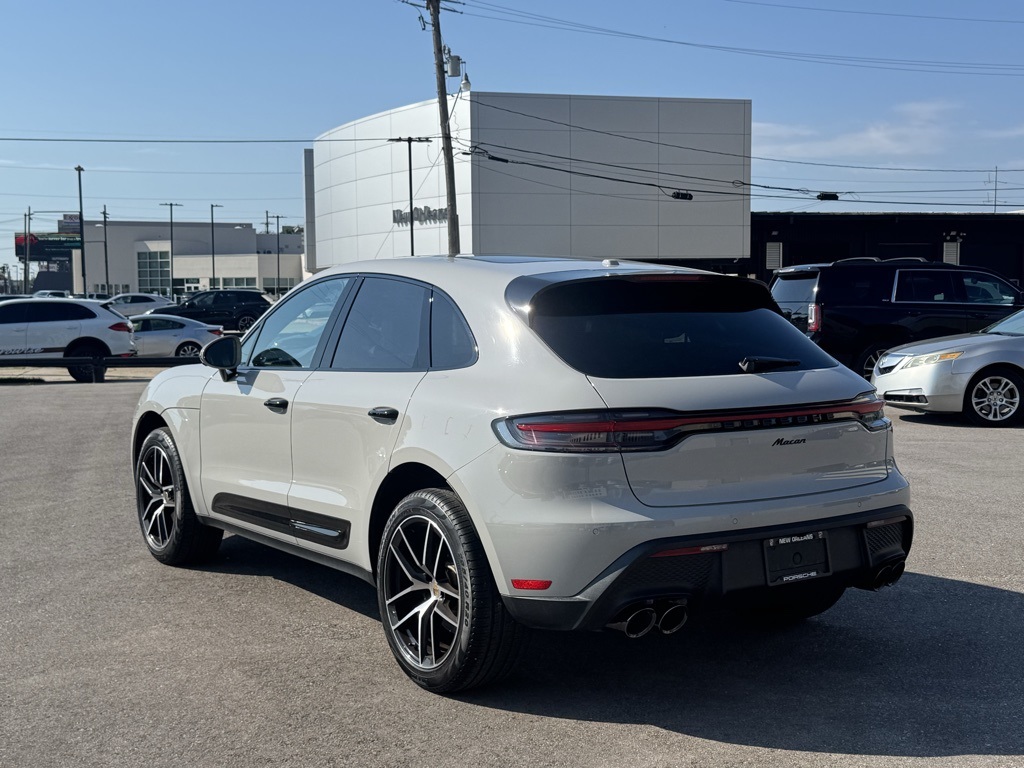 2023 Porsche Macan T photo 4