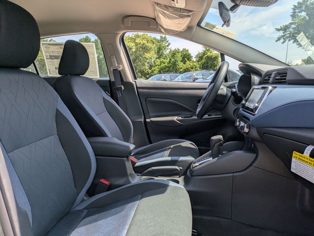 2025 Nissan Versa 1.6 SV photo 26