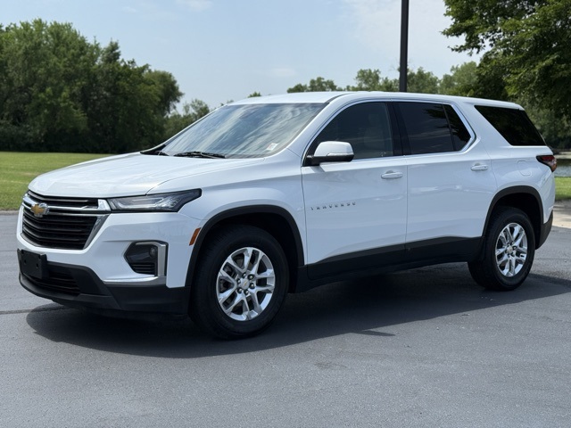 2023 Chevrolet Traverse LS photo 3