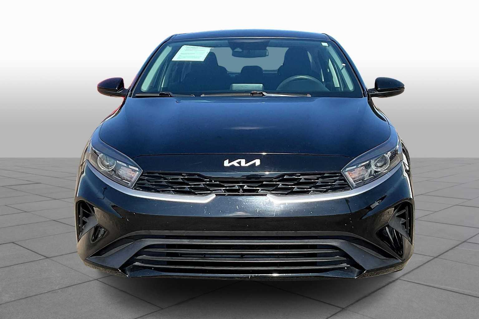 2023 Kia Forte LXS photo 3