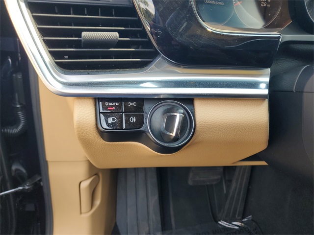 2018 Porsche Panamera 4 photo 13