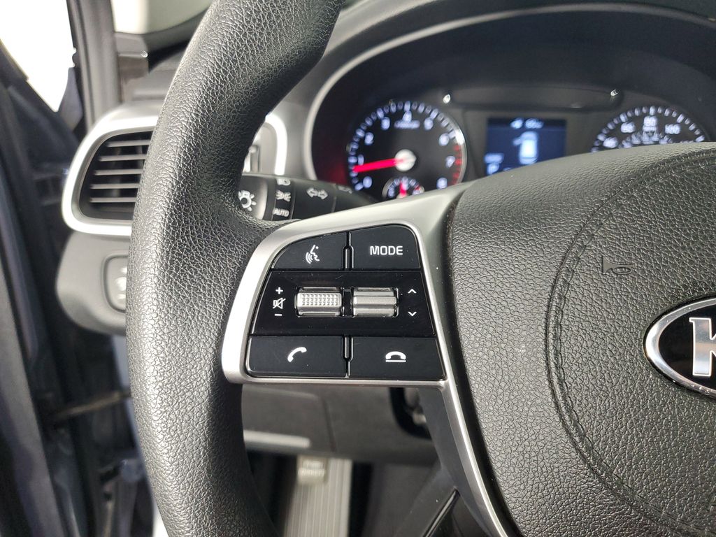 2020 Kia Sorento LX photo 22