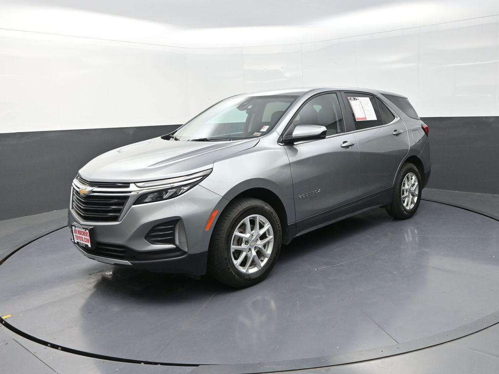 2023 Chevrolet Equinox LT photo 2