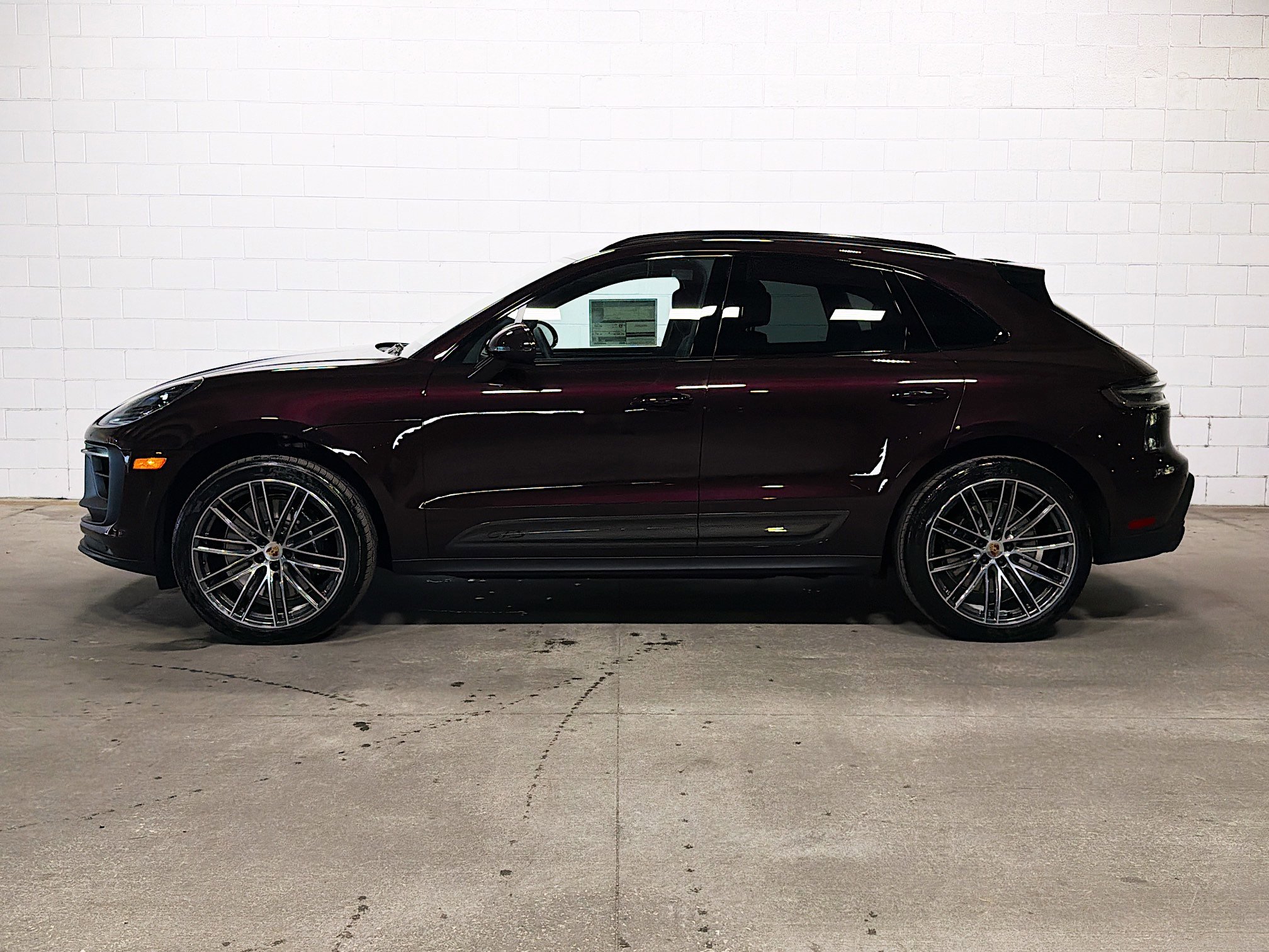 2026 Porsche Macan GTS photo 2