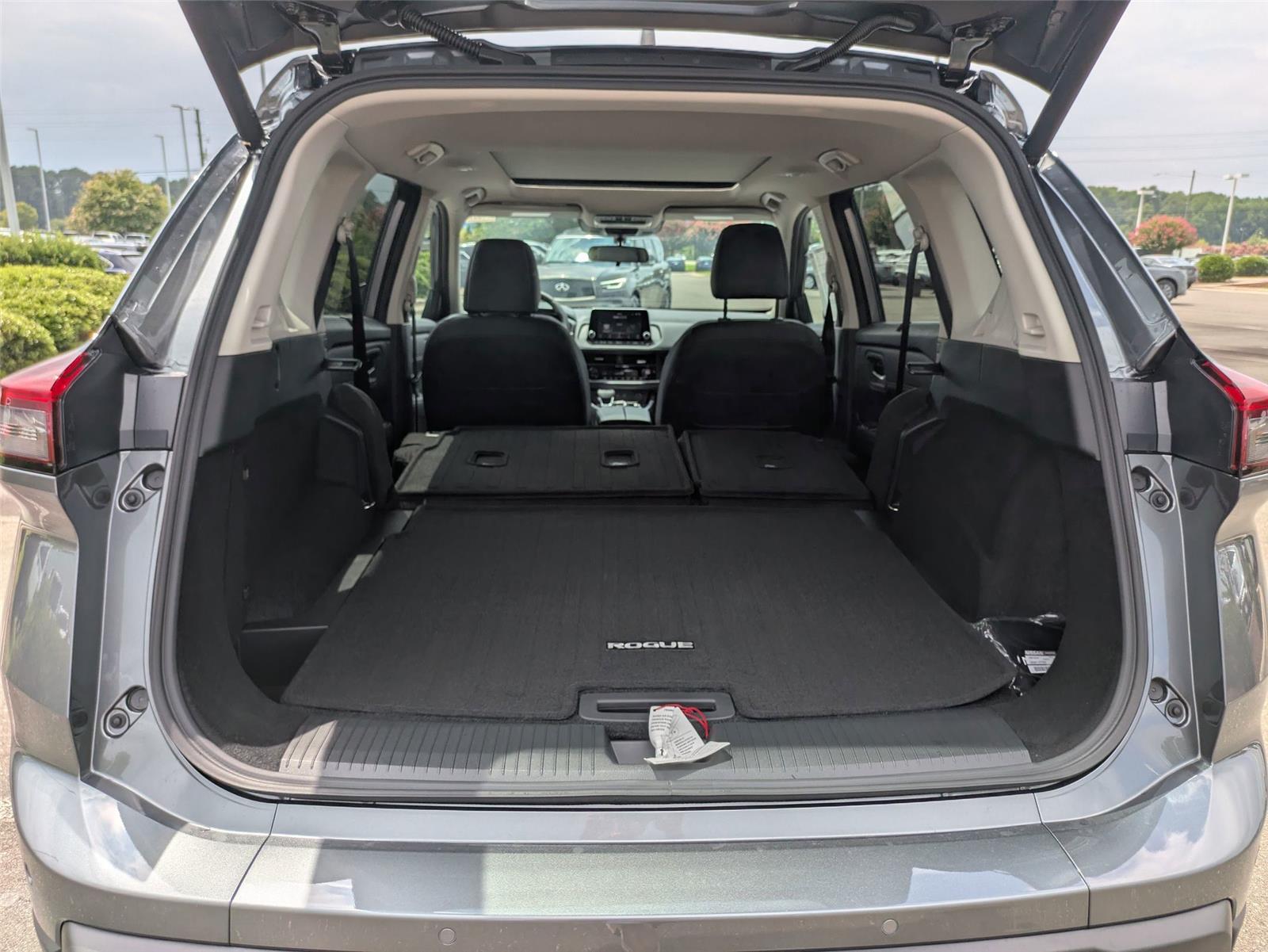 2026 Nissan Rogue SV photo 27