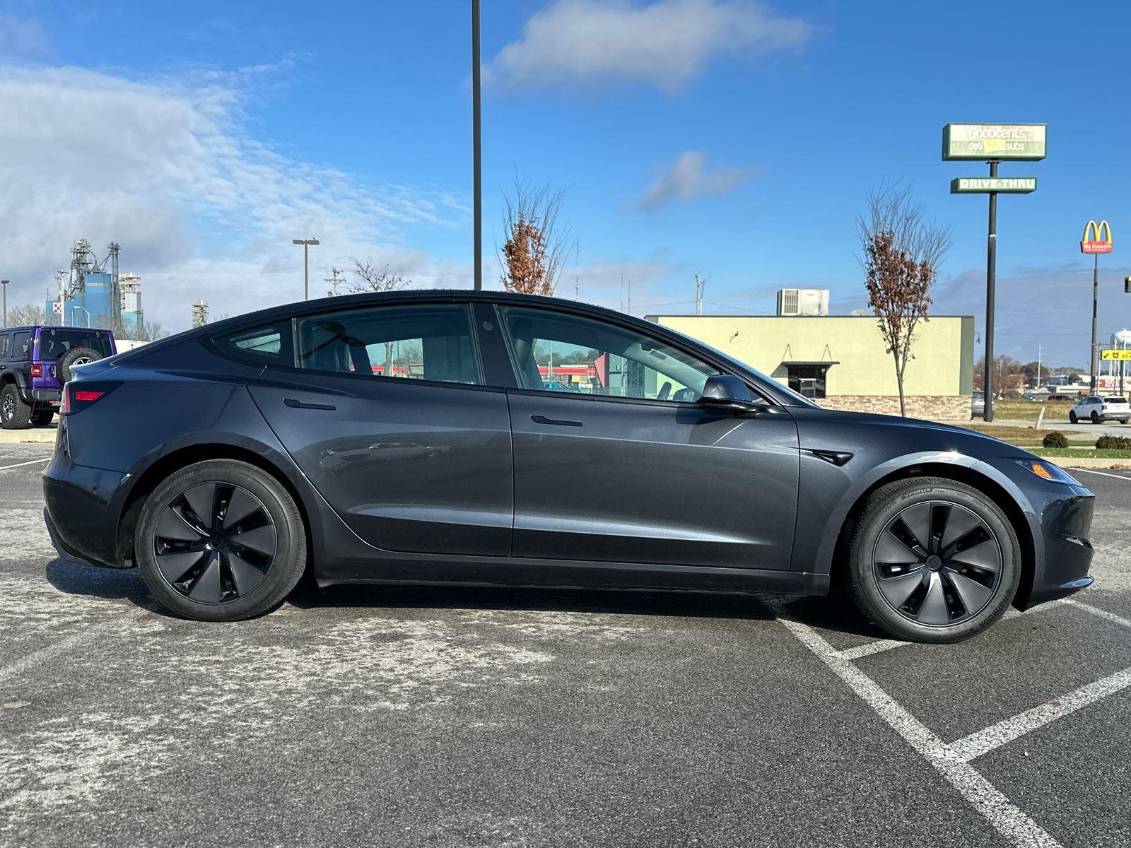 2025 Tesla Model 3 Long Range photo 4