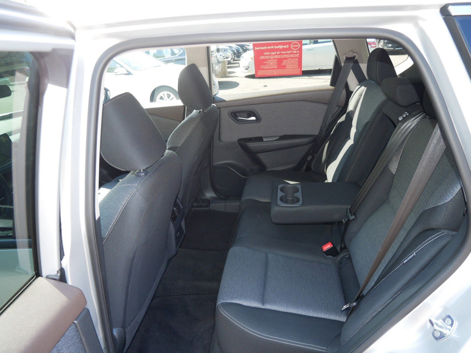 2023 Nissan Rogue SV photo 10