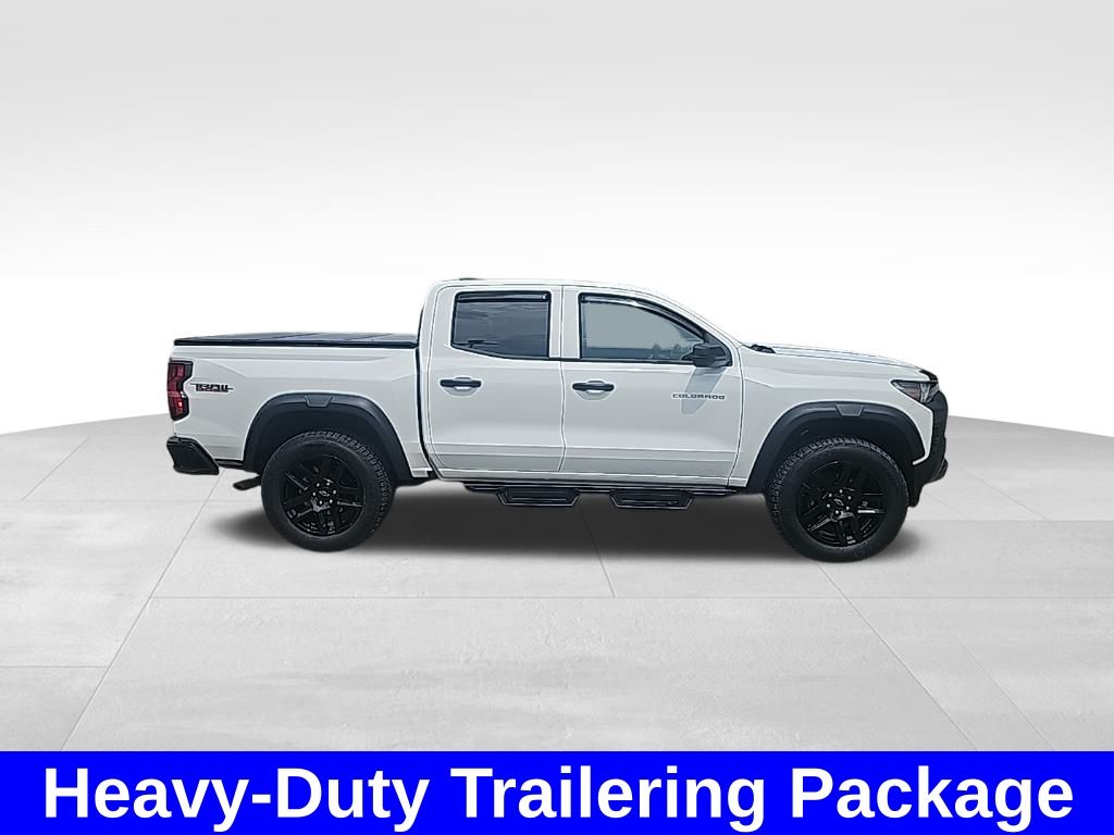 2024 Chevrolet Colorado Trail Boss photo 2