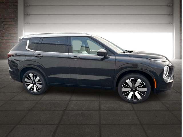 2025 Mitsubishi Outlander SEL GT photo 2