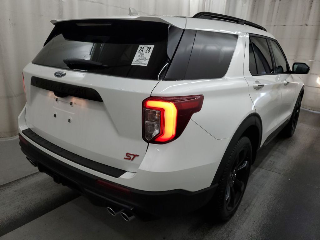 2024 Ford Explorer ST photo 4
