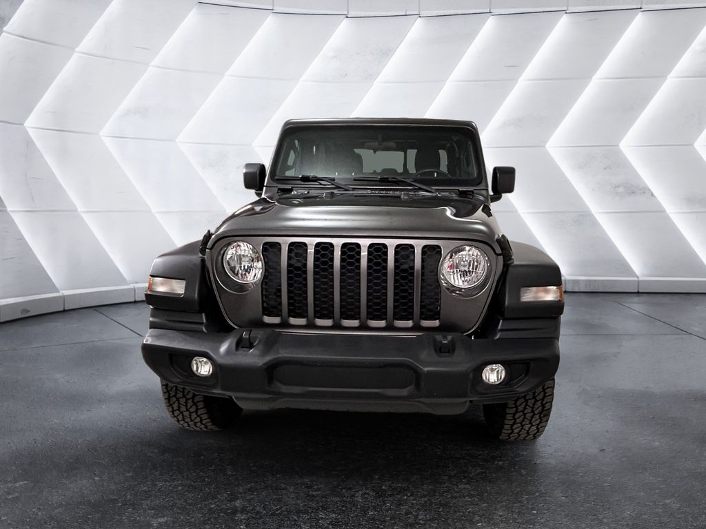 2021 Jeep Gladiator Sport photo 2