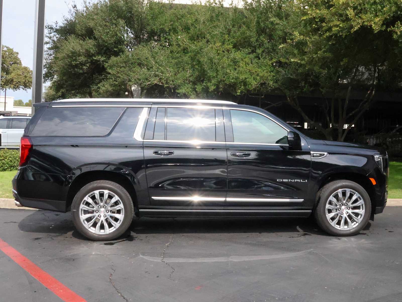 2024 Gmc Yukon XL Denali photo 2