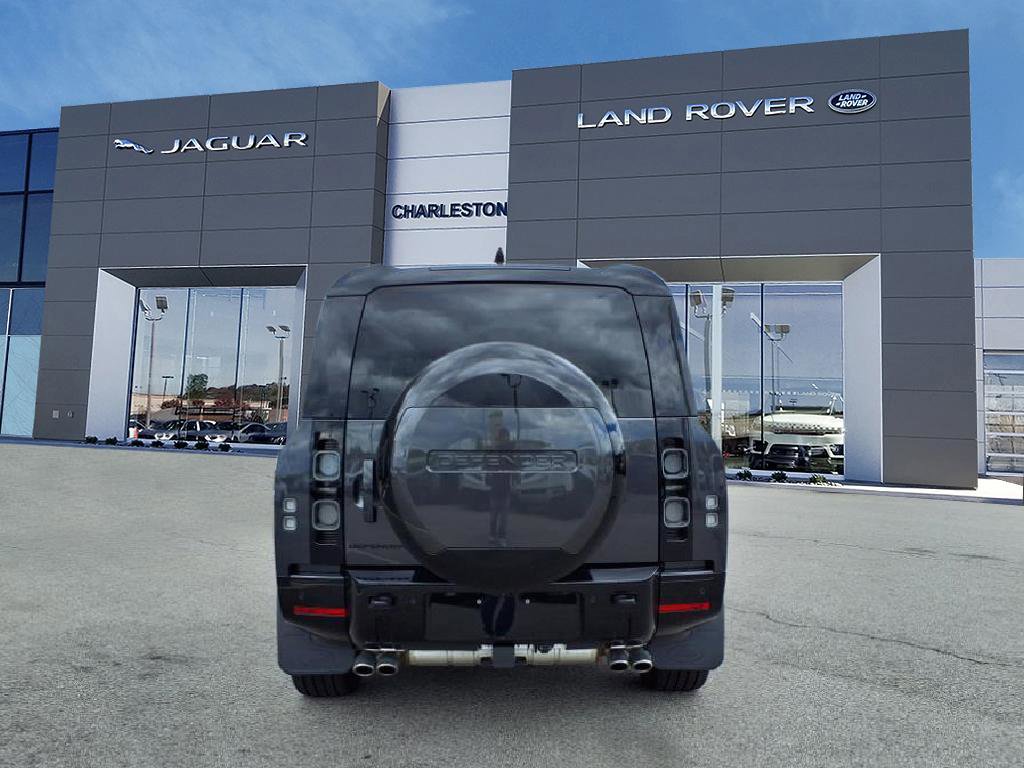 2025 Land Rover Defender 130 V8 photo 4