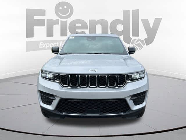 2025 Jeep Grand Cherokee Laredo X photo 2