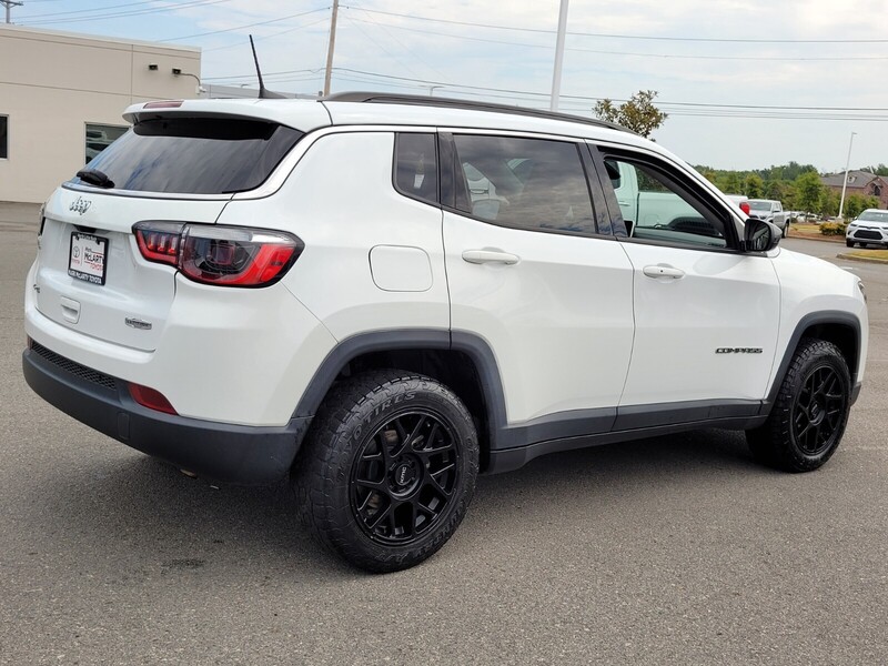 2022 Jeep Compass Latitude photo 3