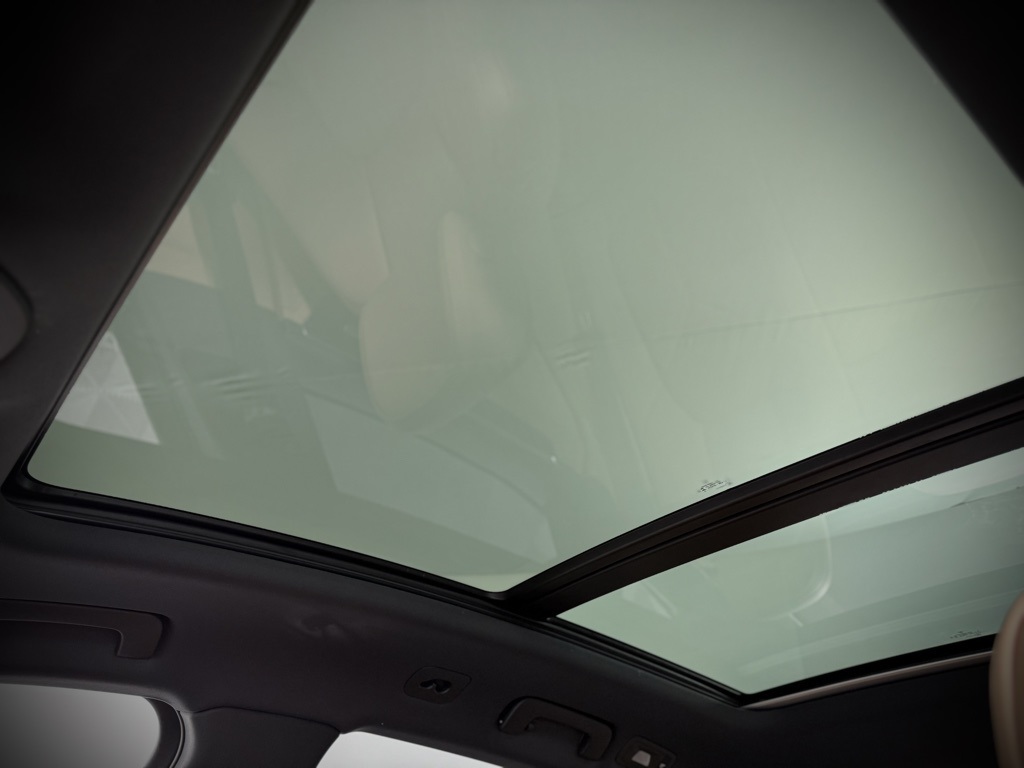 2025 Porsche Macan T photo 29