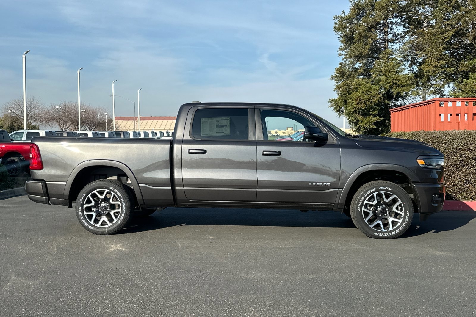 2025 Ram 1500 Laramie photo 3