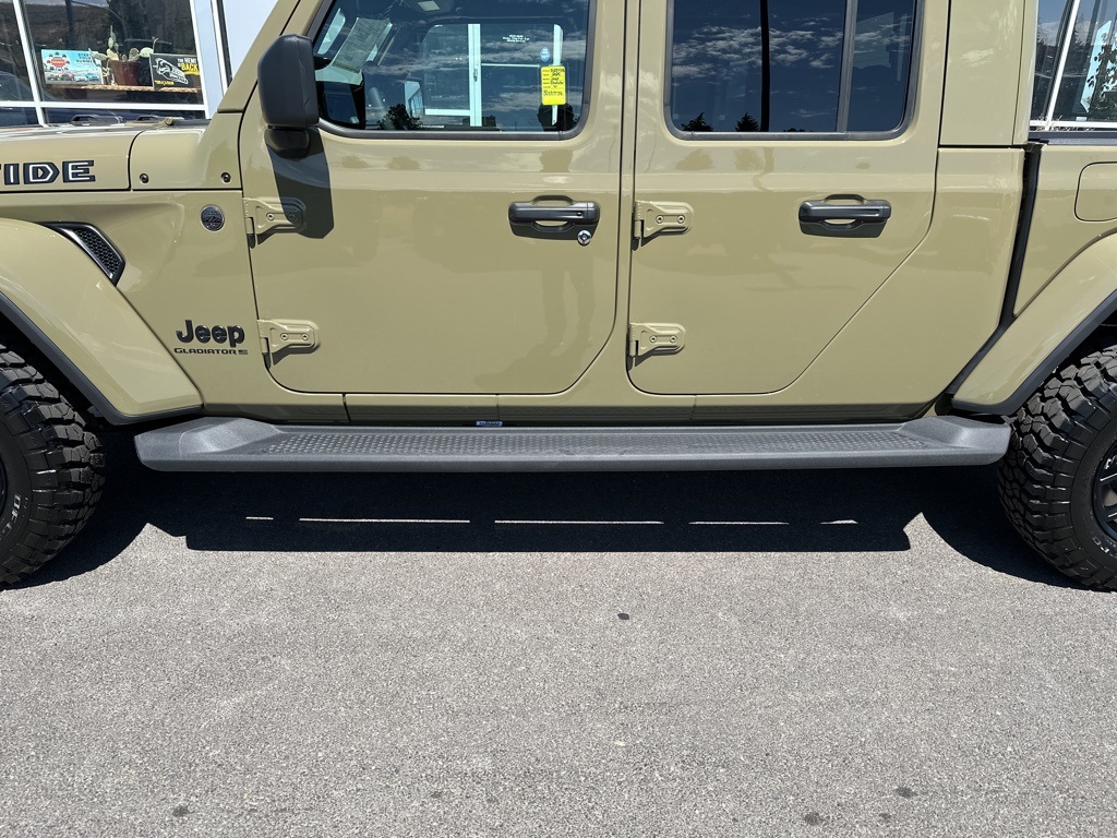 2025 Jeep Gladiator Sport photo 6