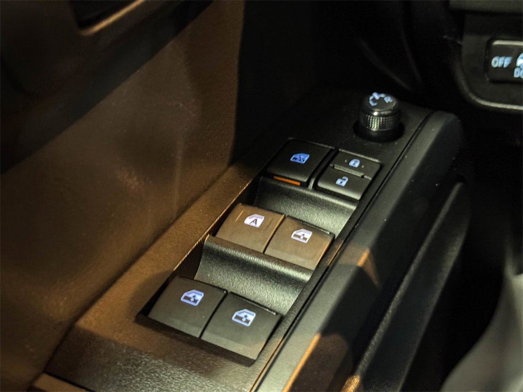 2022 Toyota Tacoma SR V6 photo 39