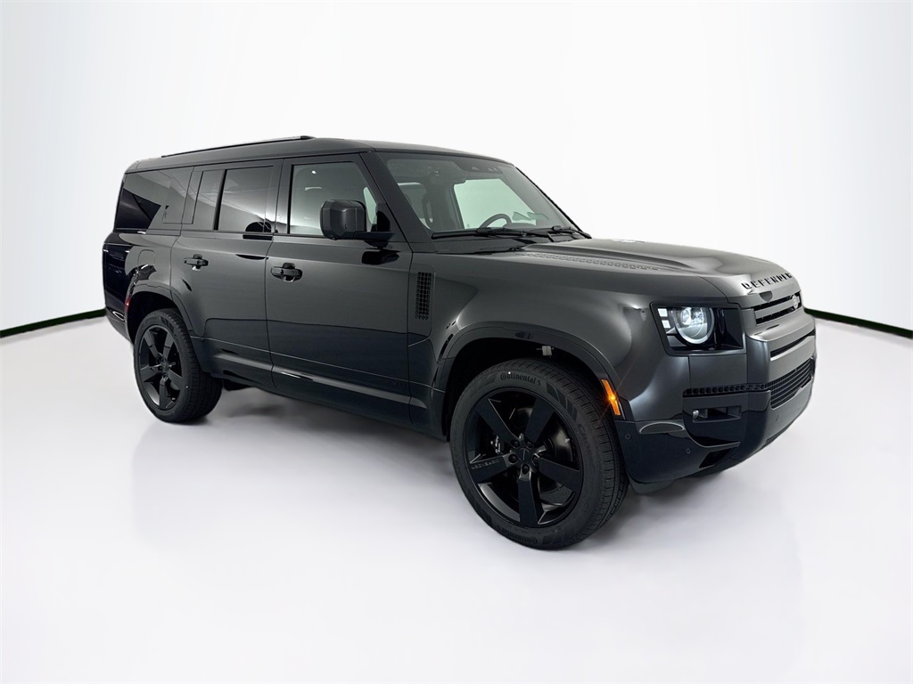 2026 Land Rover Defender V8 photo 3