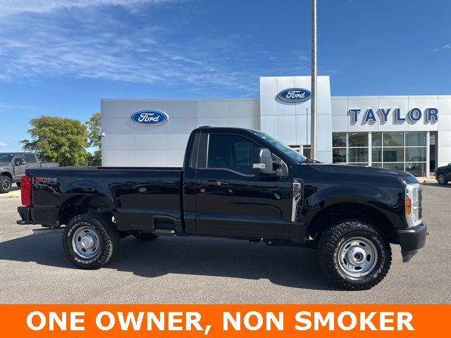 2023 Ford F-250 Super Duty XL's photo