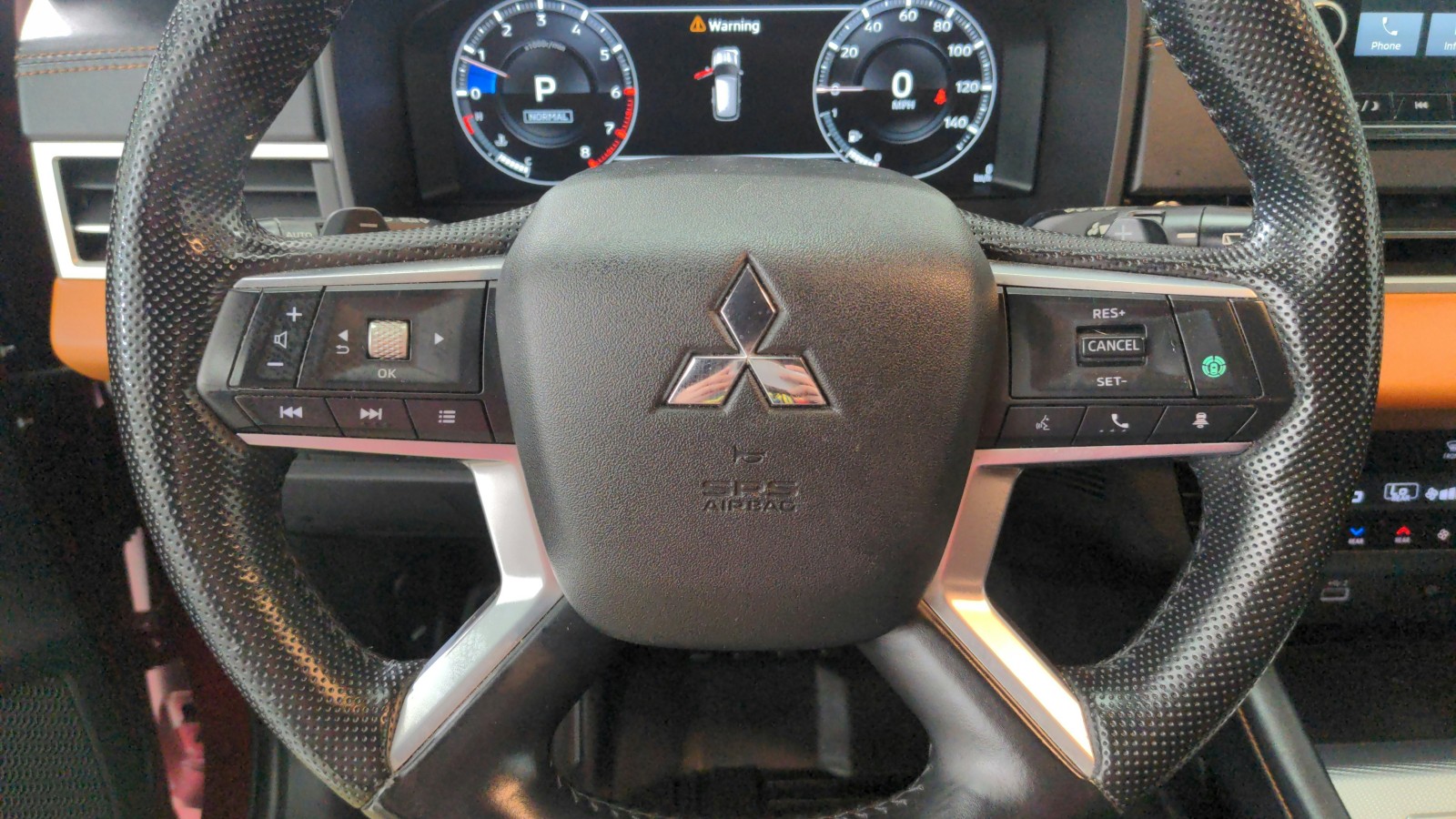 Used 2022  Mitsubishi SEL image 18