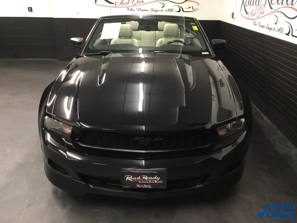 2012 Ford Mustang V6 Premium photo 3