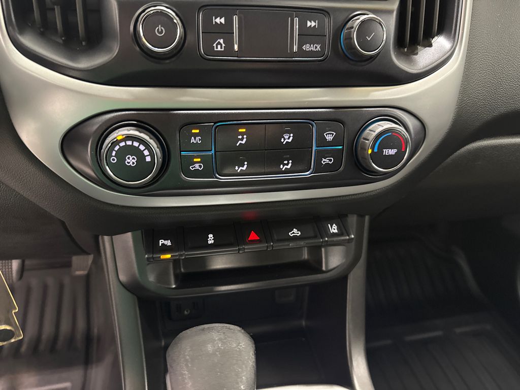 2022 Chevrolet Colorado LT photo 22