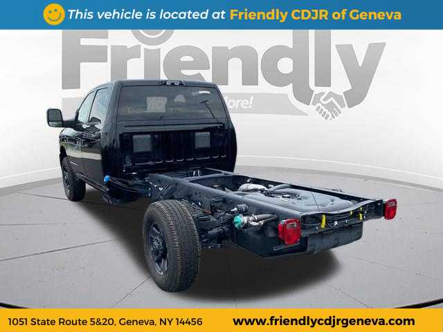 2025 Ram 3500 Tradesman photo 2