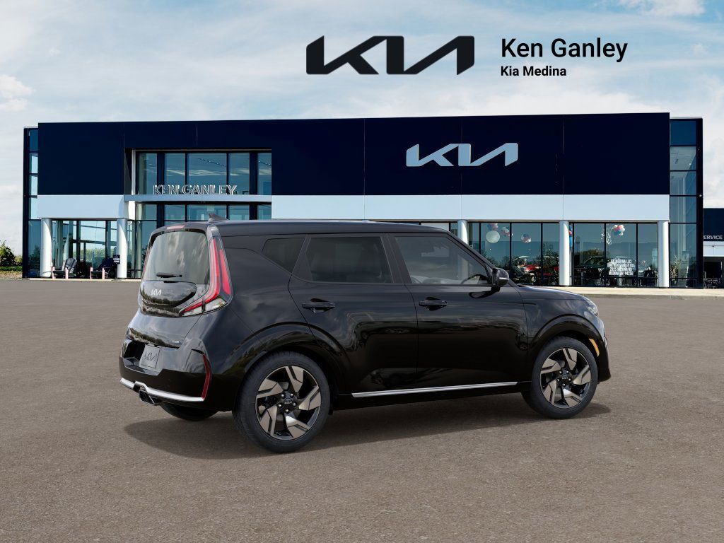 2025 Kia Soul GT-Line photo 2