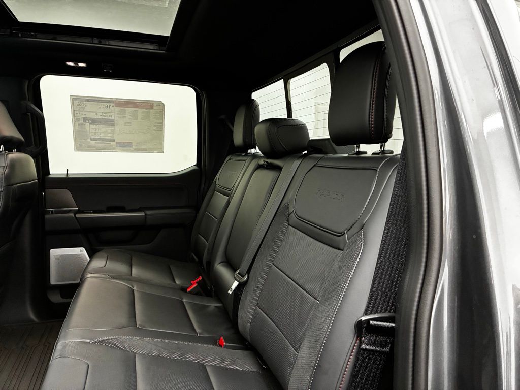 2025 Ford F-150 Raptor photo 15